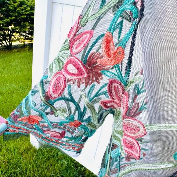 SHEIN SHEER FLORAL CROP TOP - Picture 10 of 15